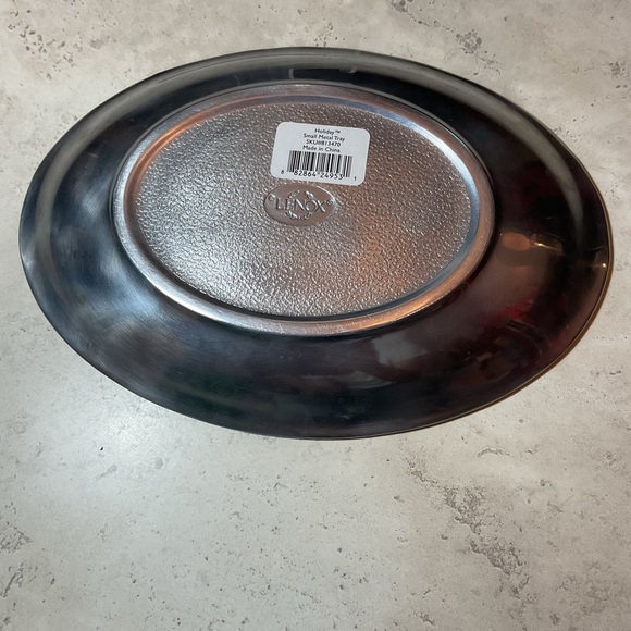 EUC Lenox Silver Metal Tray, Holly with red embossed bow. Holidays or everyday. - Picture 4 of 4